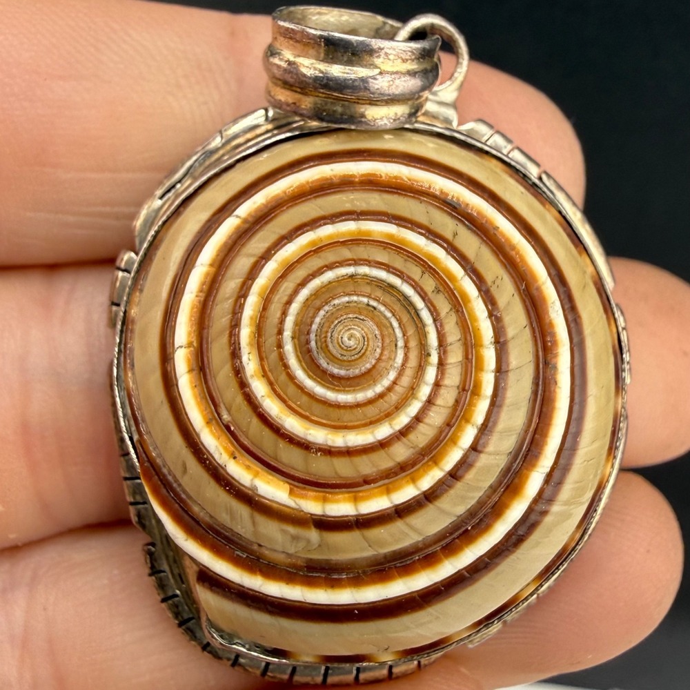 Vintage Alchemia Sundial Shell Pendant Silver Tone Spiral Beach Estate
